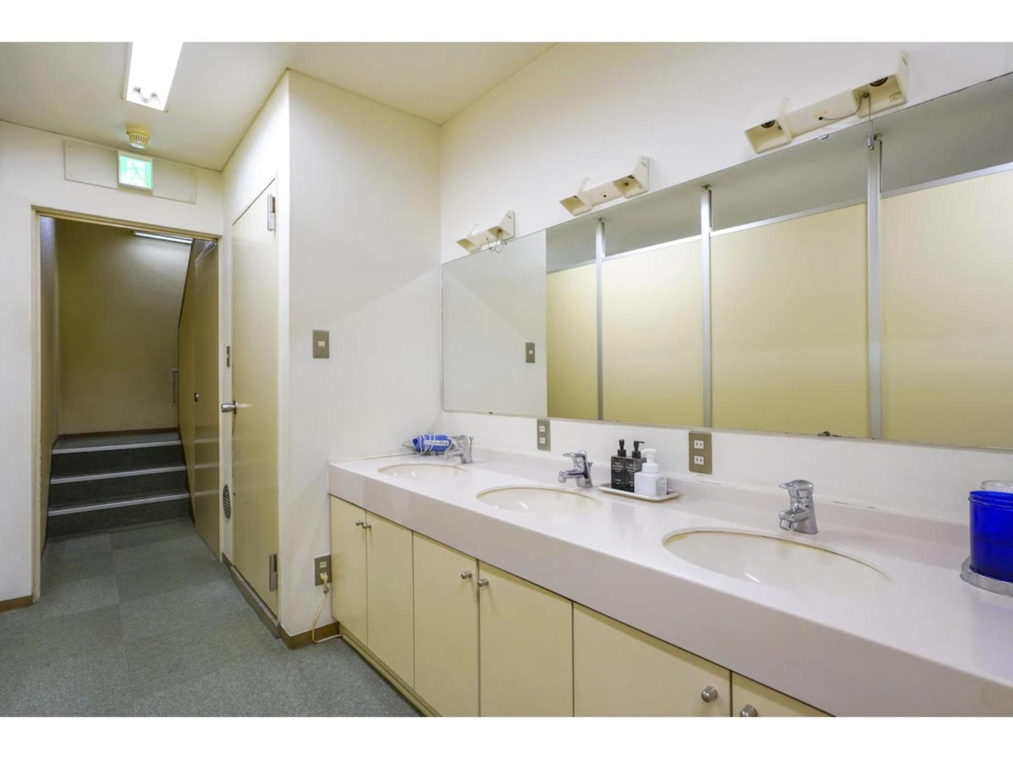 Male Only Capsule Inn Hamamatsucho - Vacation Stay 68799V Tōkyō Extérieur photo
