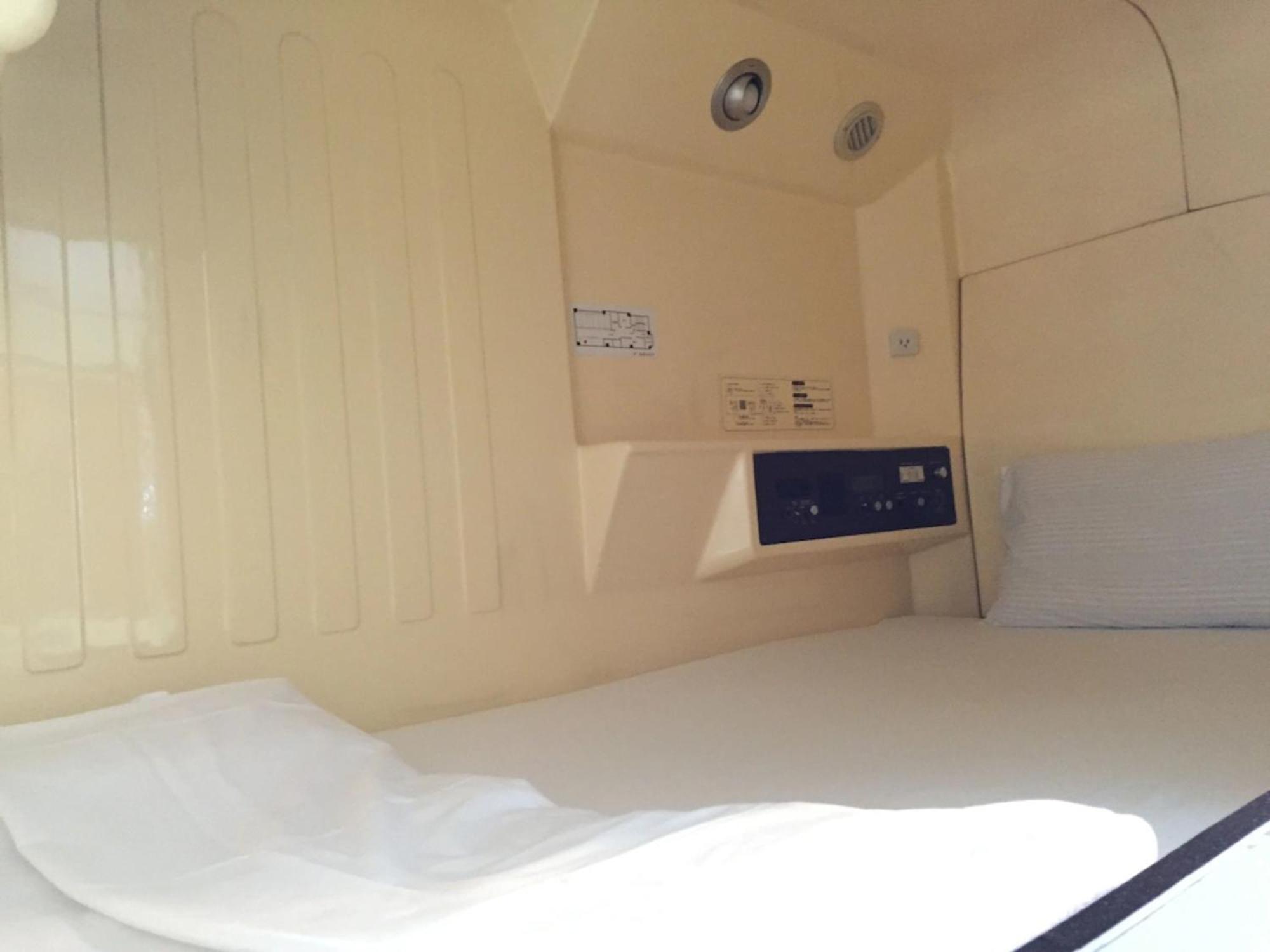 Male Only Capsule Inn Hamamatsucho - Vacation Stay 68799V Tōkyō Extérieur photo
